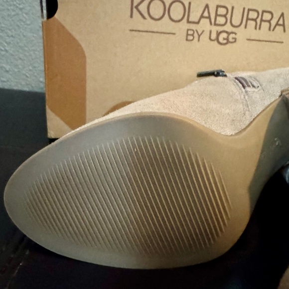 Koolaburra by Ugg Suede Ankle Boots women’s USA size 5 - Picture 3 of 8